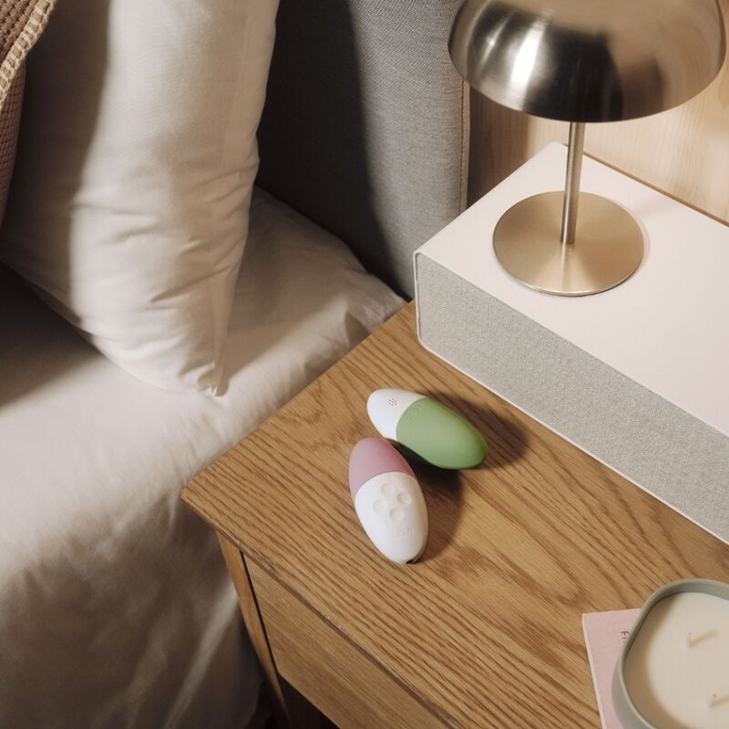 MASAJEADOR ESTIMULADOR DE CLITORIS ACTIVADO POR SONIDO LELO - SIRI 3 ROSA SUAVE