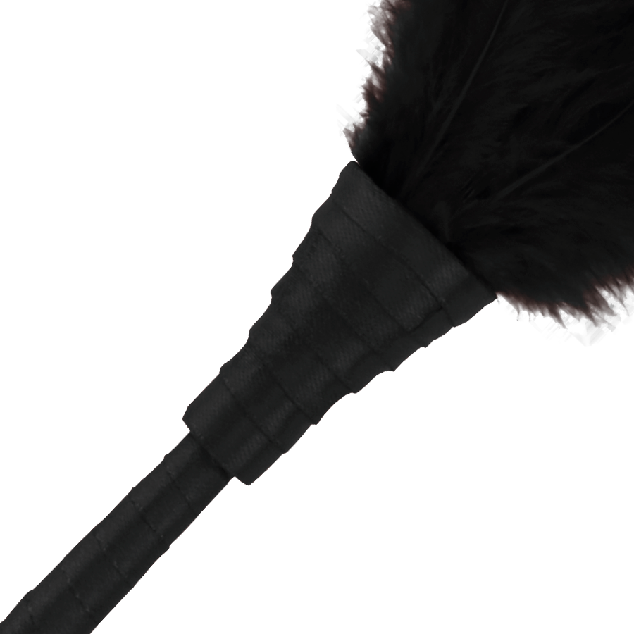 PLUMA DARKNESS - ESTIMULADORA NEGRO LUX
