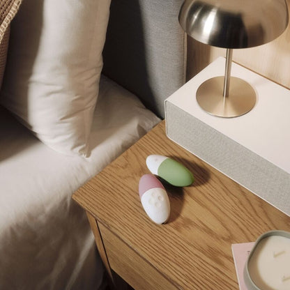 MASAJEADOR ESTIMULADOR DE CLITORIS ACTIVADO POR SONIDO LELO - SIRI 3 ROSA SUAVE